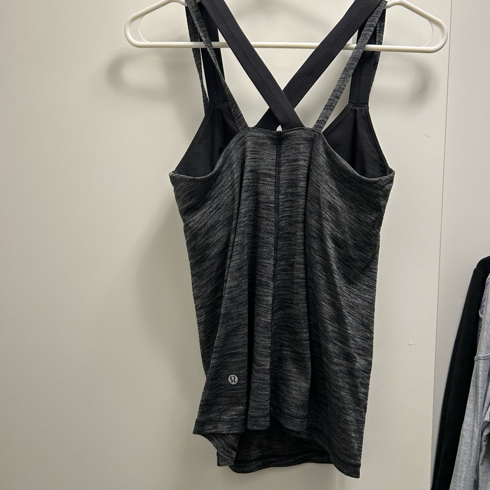 Ladies lululemon workout tank with built in sports bra